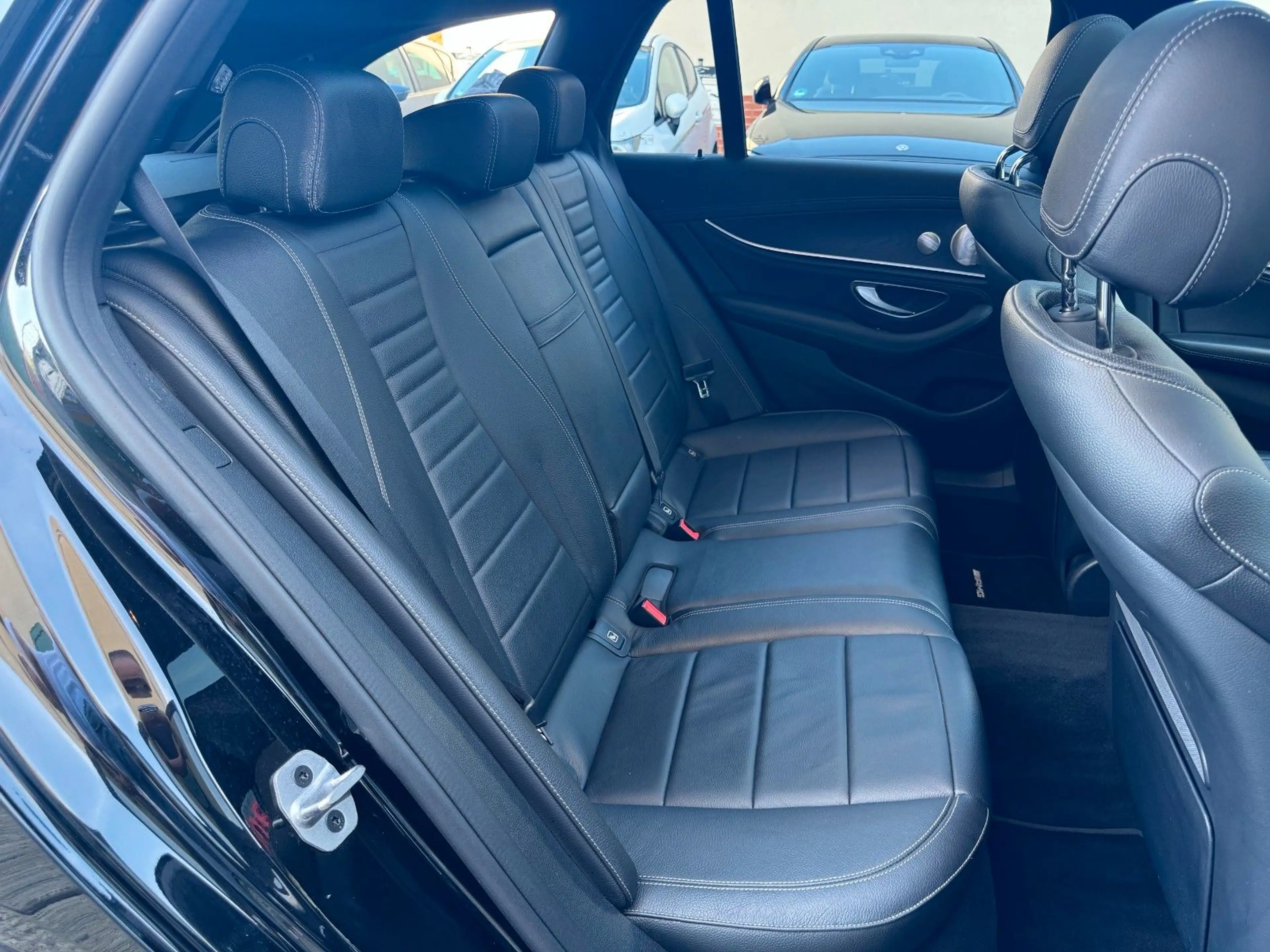 Mercedes-Benz E 400 d T-Modell 4Matic AMG Burmester Pano Luft — photo 12