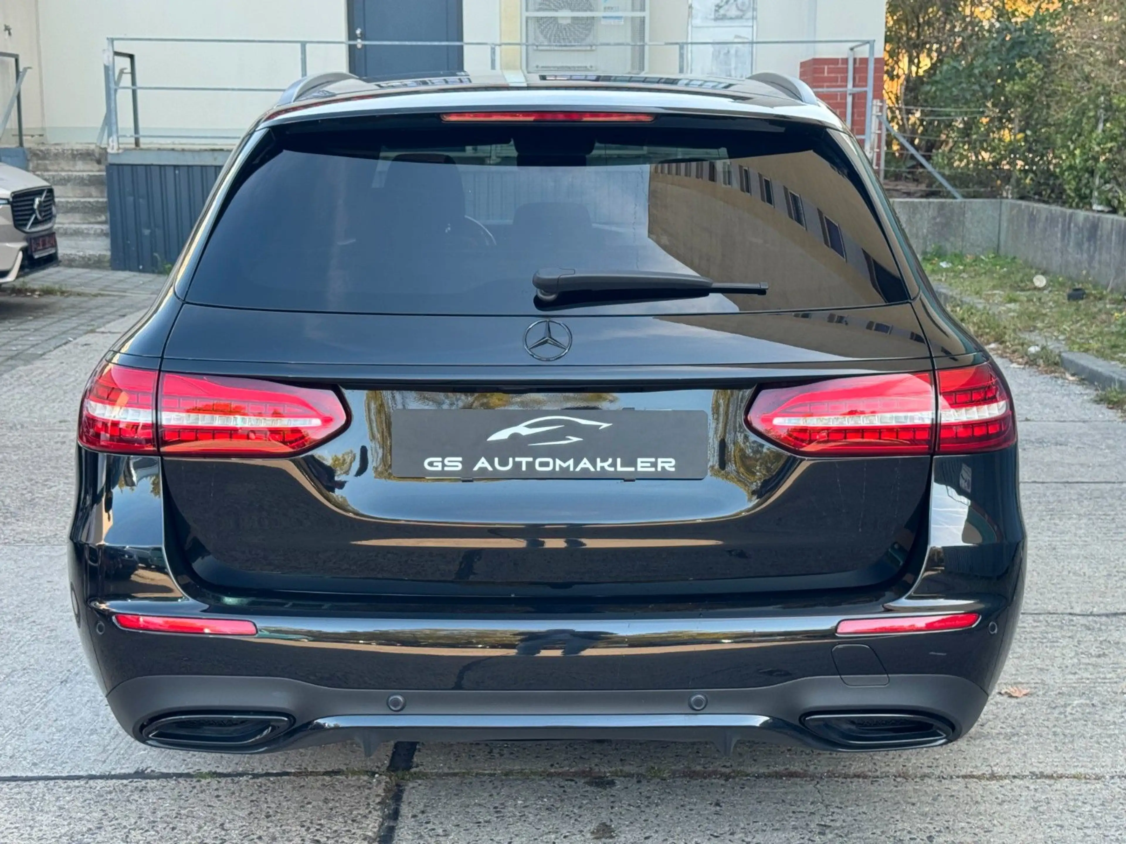Mercedes-Benz E 400 d T-Modell 4Matic AMG Burmester Pano Luft — photo 6