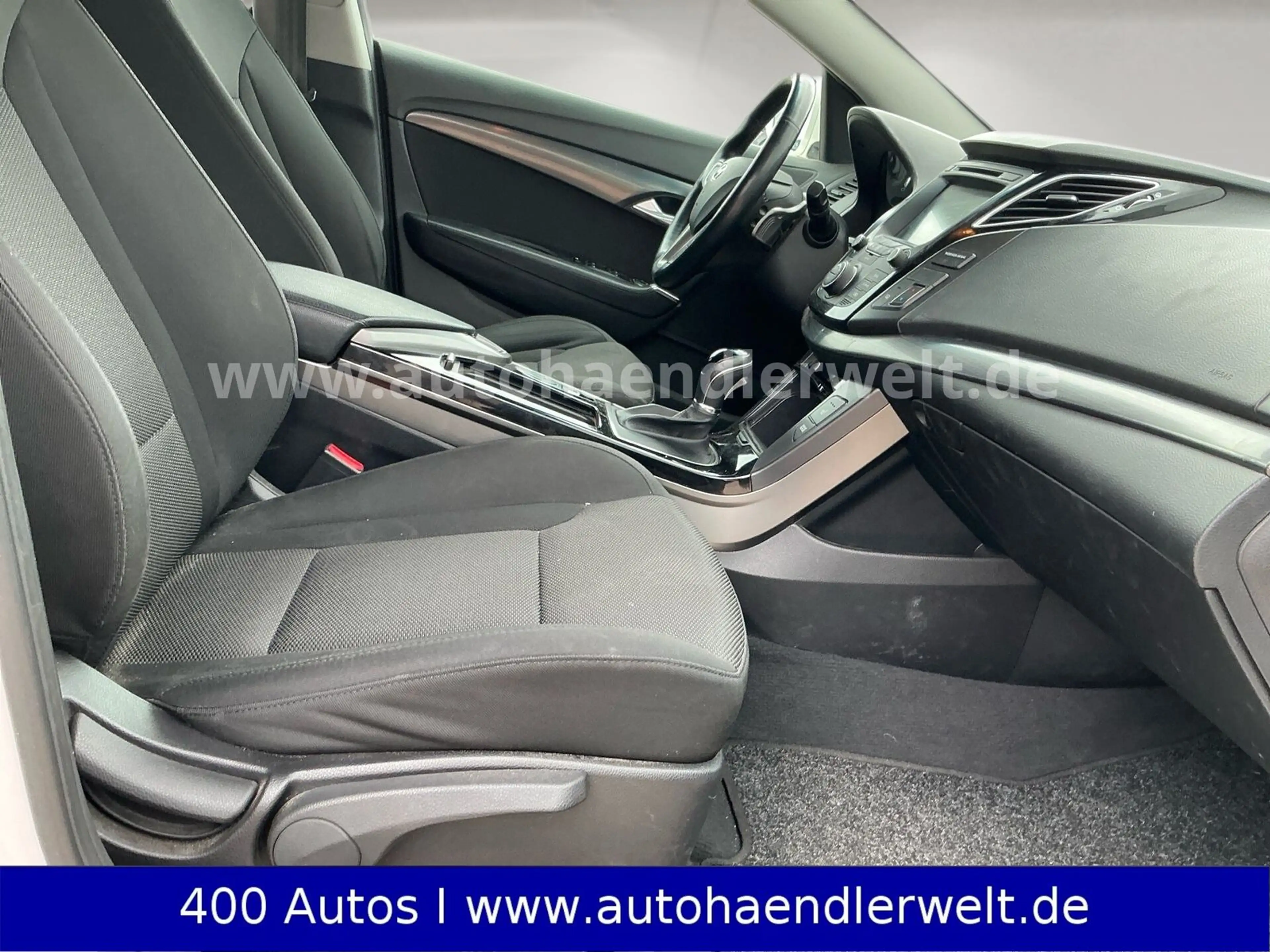 Hyundai i40 Kombi 1.7 CRDi Automatik Premium — photo 14