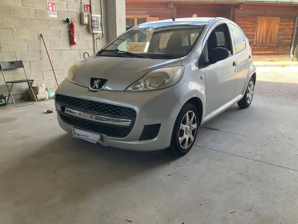 Peugeot 107 2010 из Европы — купить под ключ
