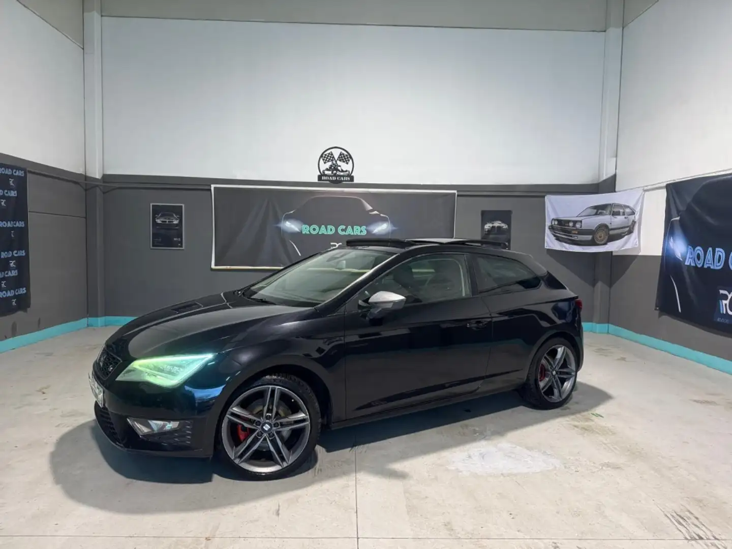SEAT Leon SC 1.8 TSI S&S FR DSG7 180 Schwarz - 2