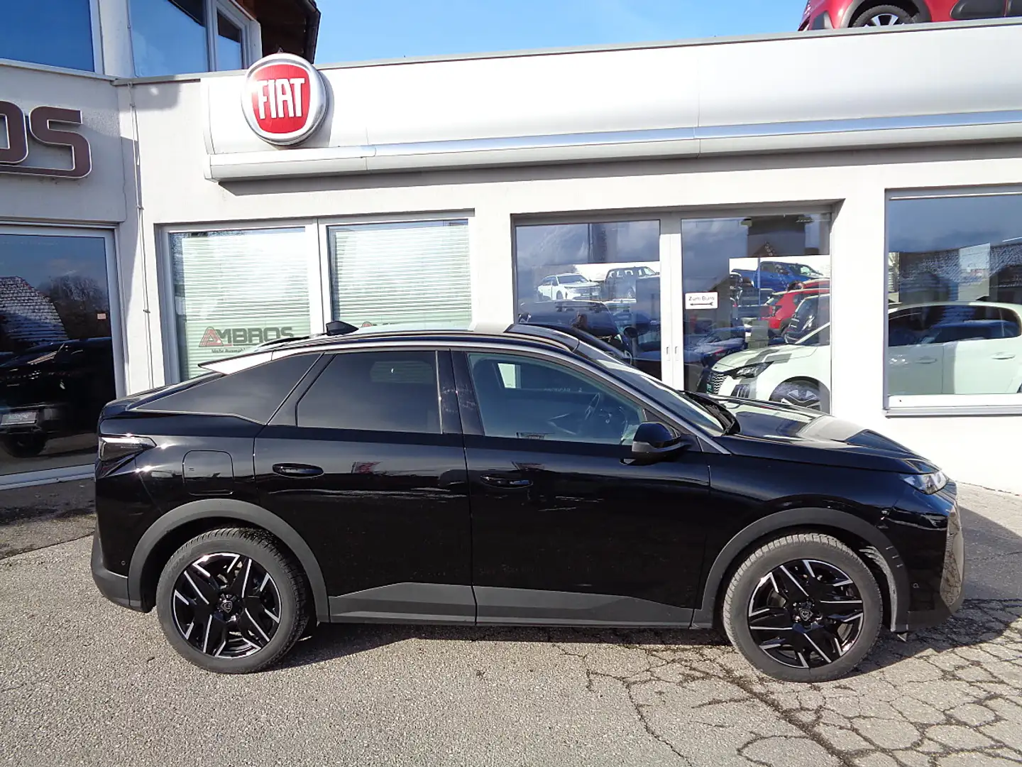 Peugeot 3008 Hybrid 145 E-DCS6 Allure Aut. Schwarz - 2