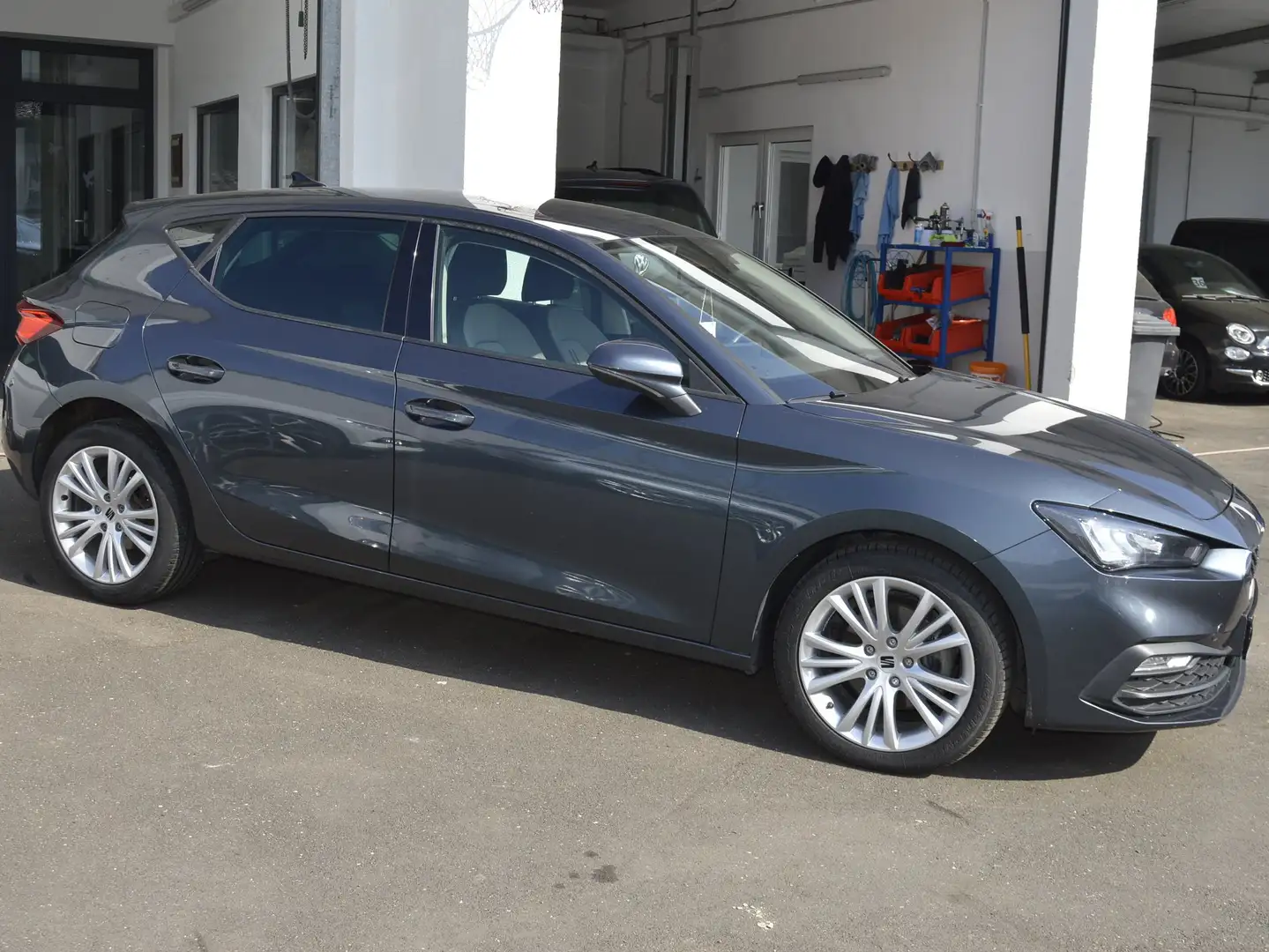 SEAT Leon 2.0 TDI Style*FPK-Virtual*ACC*LED*Wireless*AssistP Grau - 1