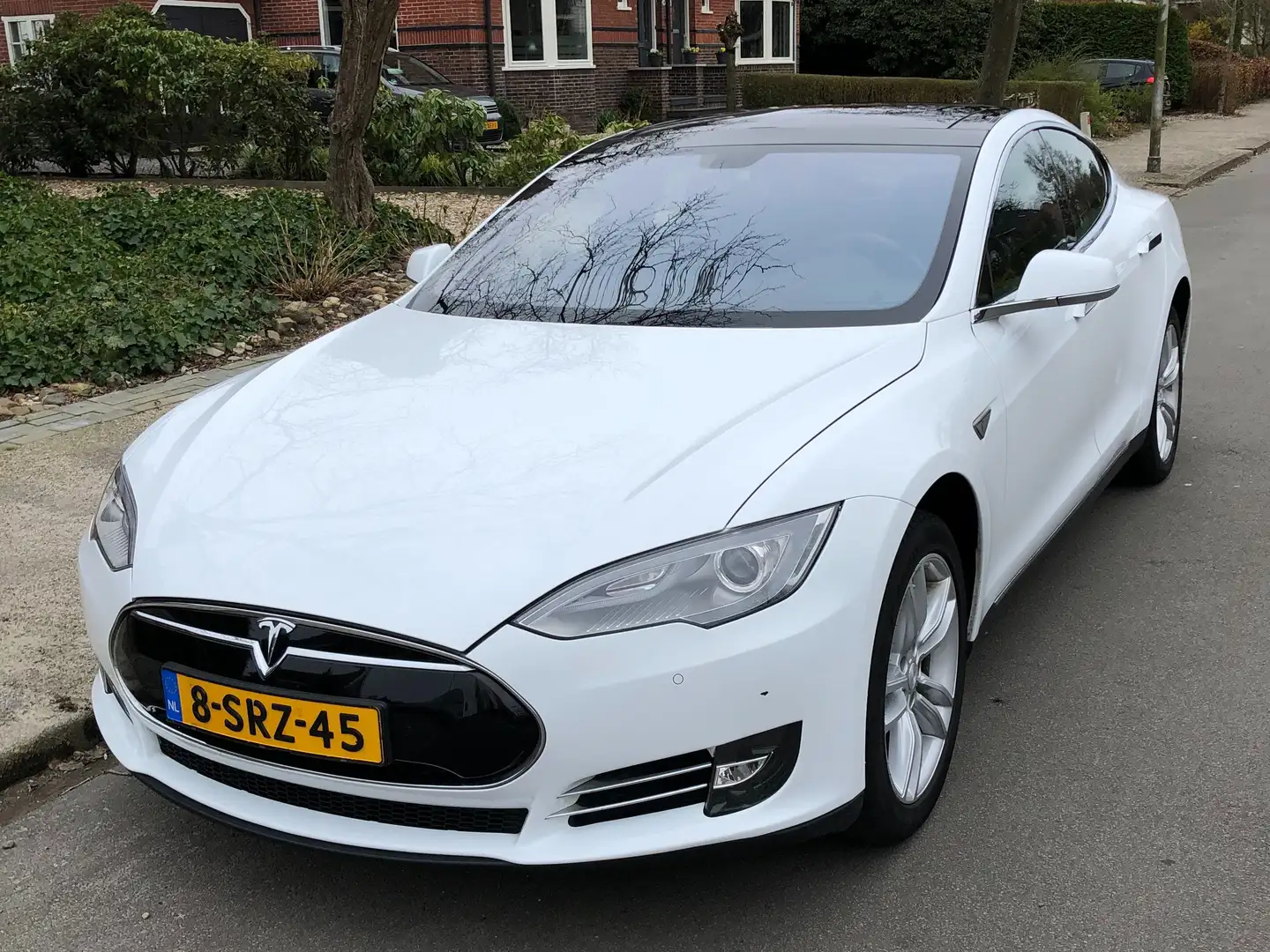 Tesla Model S Model S 85 Base White - 1