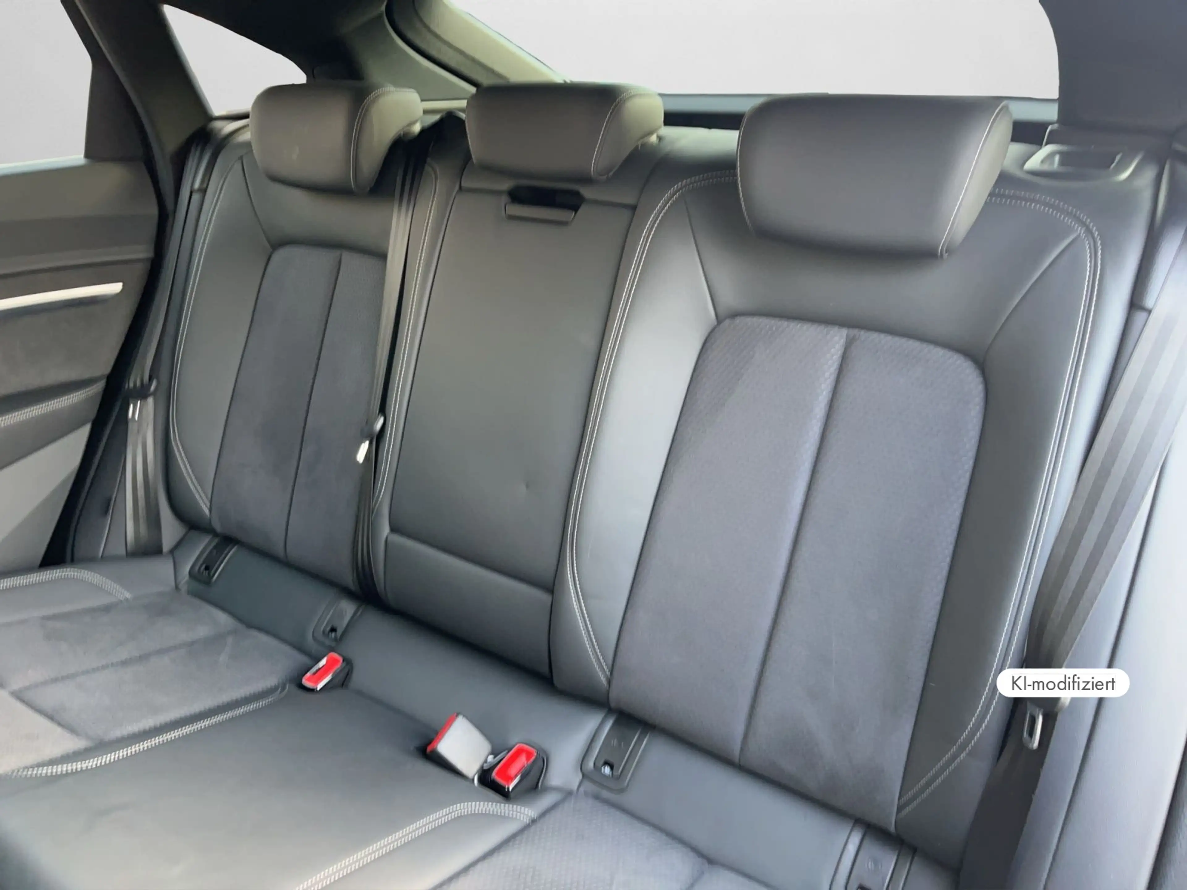 Audi Q8 e-tron Advanced 50 e-tron quattro 2 — photo 14
