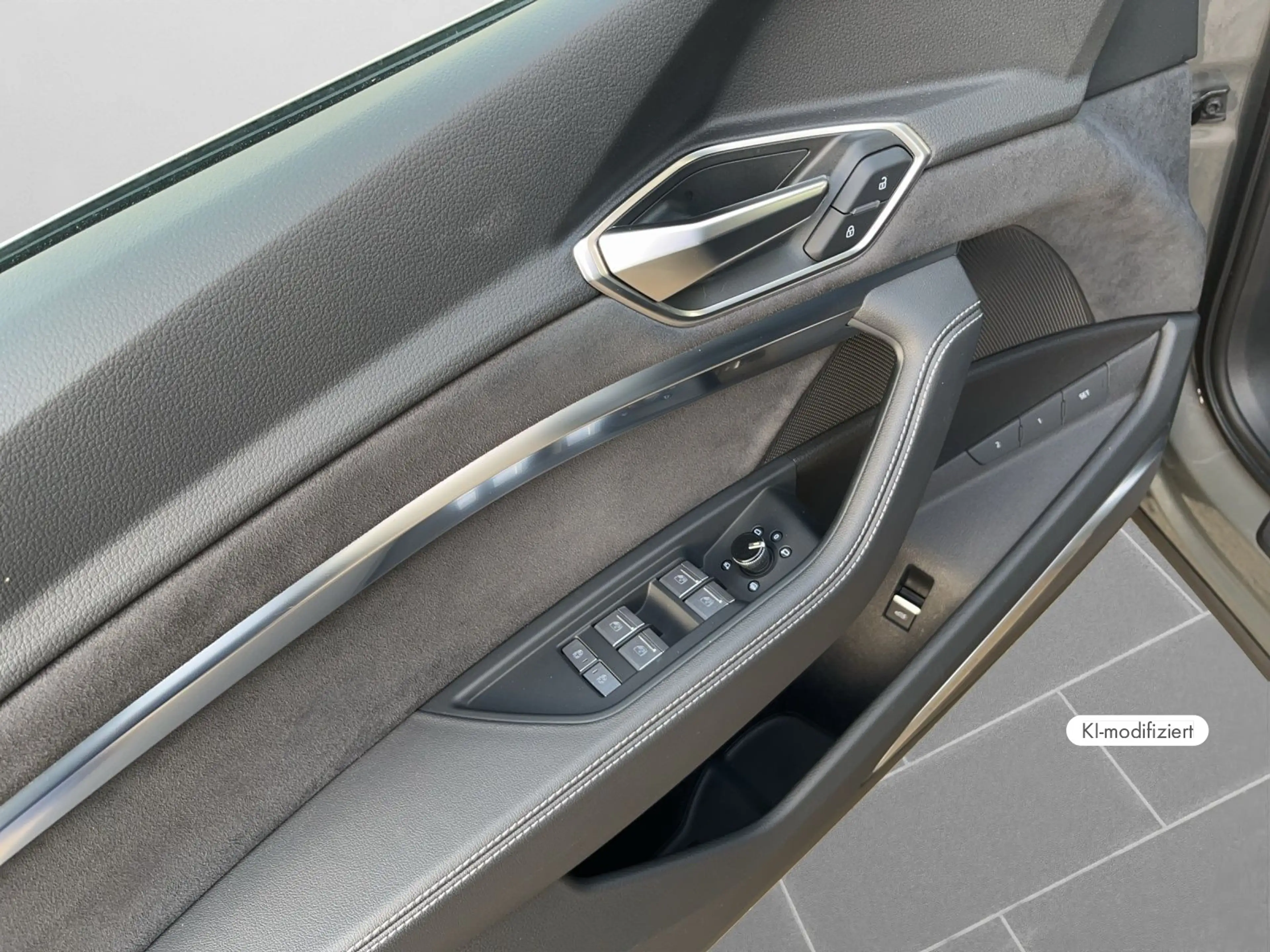Audi Q8 e-tron Advanced 50 e-tron quattro 2 — photo 13