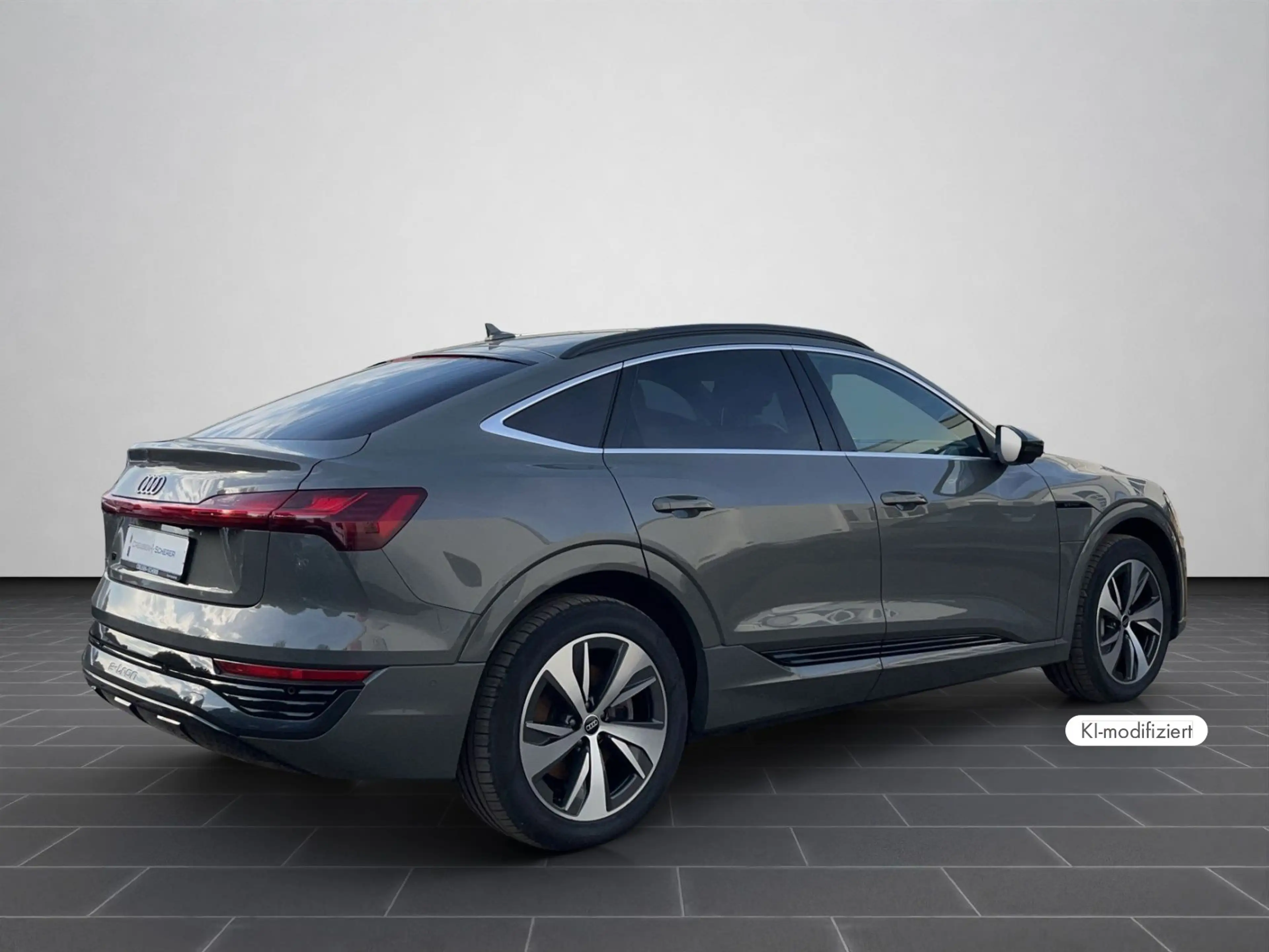 Audi Q8 e-tron Advanced 50 e-tron quattro 2 — photo 2