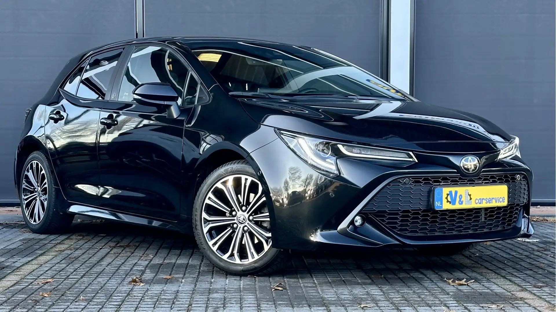 Toyota Corolla 1.2 Turbo Dynamic / Stoel&stuurverwr. / Trekhaak / Schwarz - 1