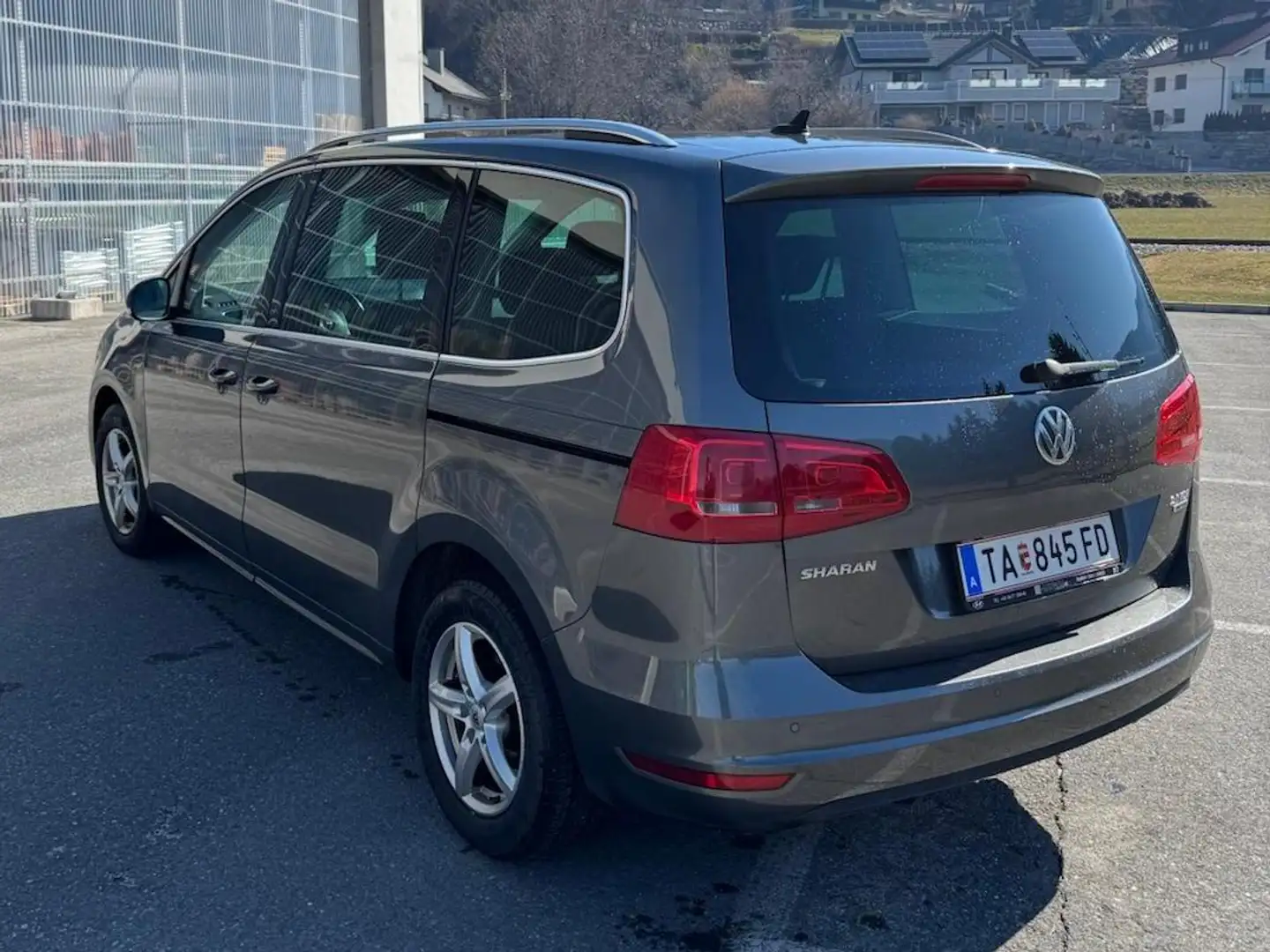 Volkswagen Sharan Sharan Highline BMT 2,0 TDI DPF Highline Grau - 2