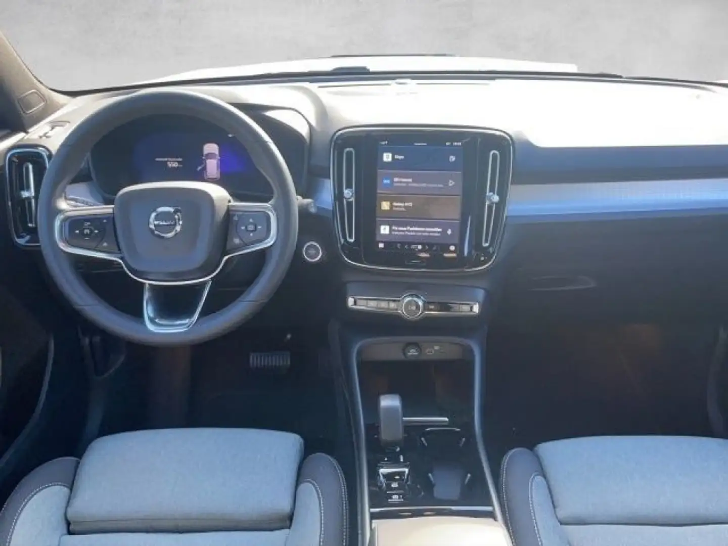 Volvo XC40 B3 automatico Plus Dark Bianco - 1