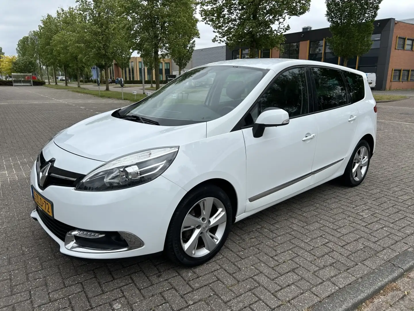 Renault Grand Scenic 2.0 Bose 140PK CLIMA CRUISE TRHK DEALER NAP! Wit - 1