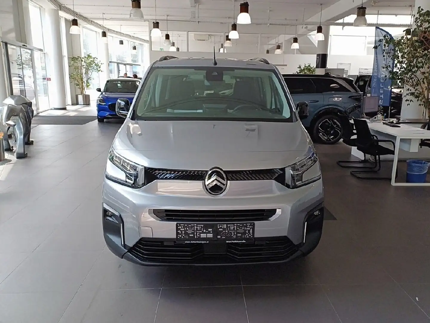 Citroen Berlingo BlueHDi 130 S&S Max M Aut. Grau - 2