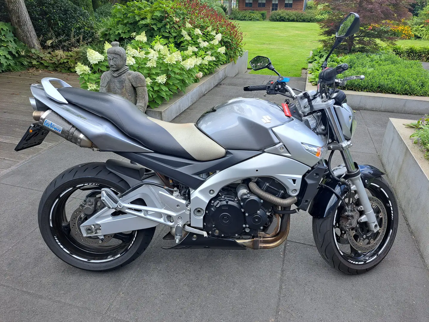 Suzuki GSR 600 Grijs - 1