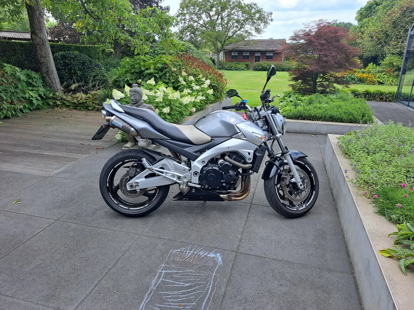 Suzuki GSR 600 Grijs - 2