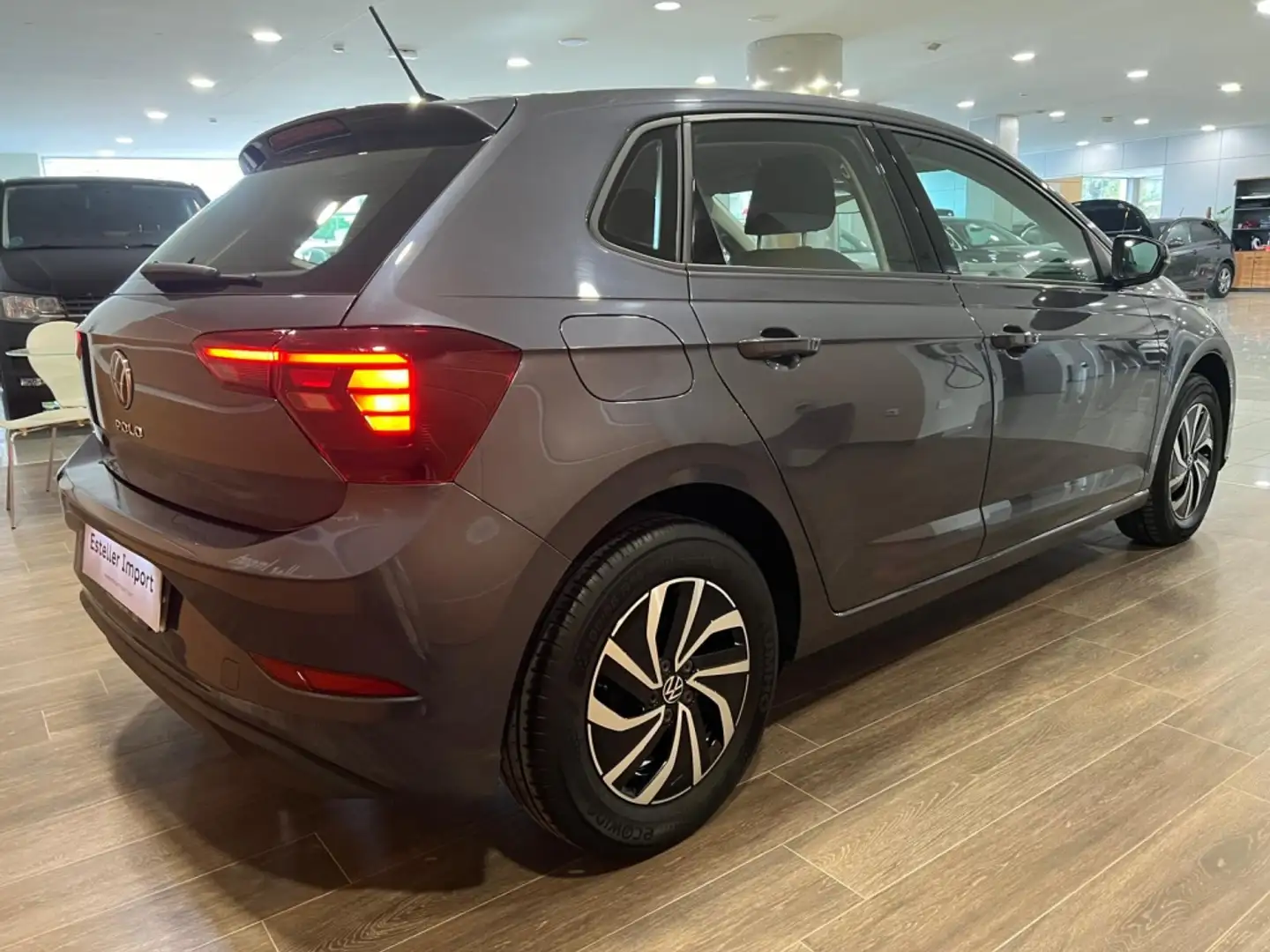 Volkswagen Polo 1.0 TSI Life 70kW Gris - 2