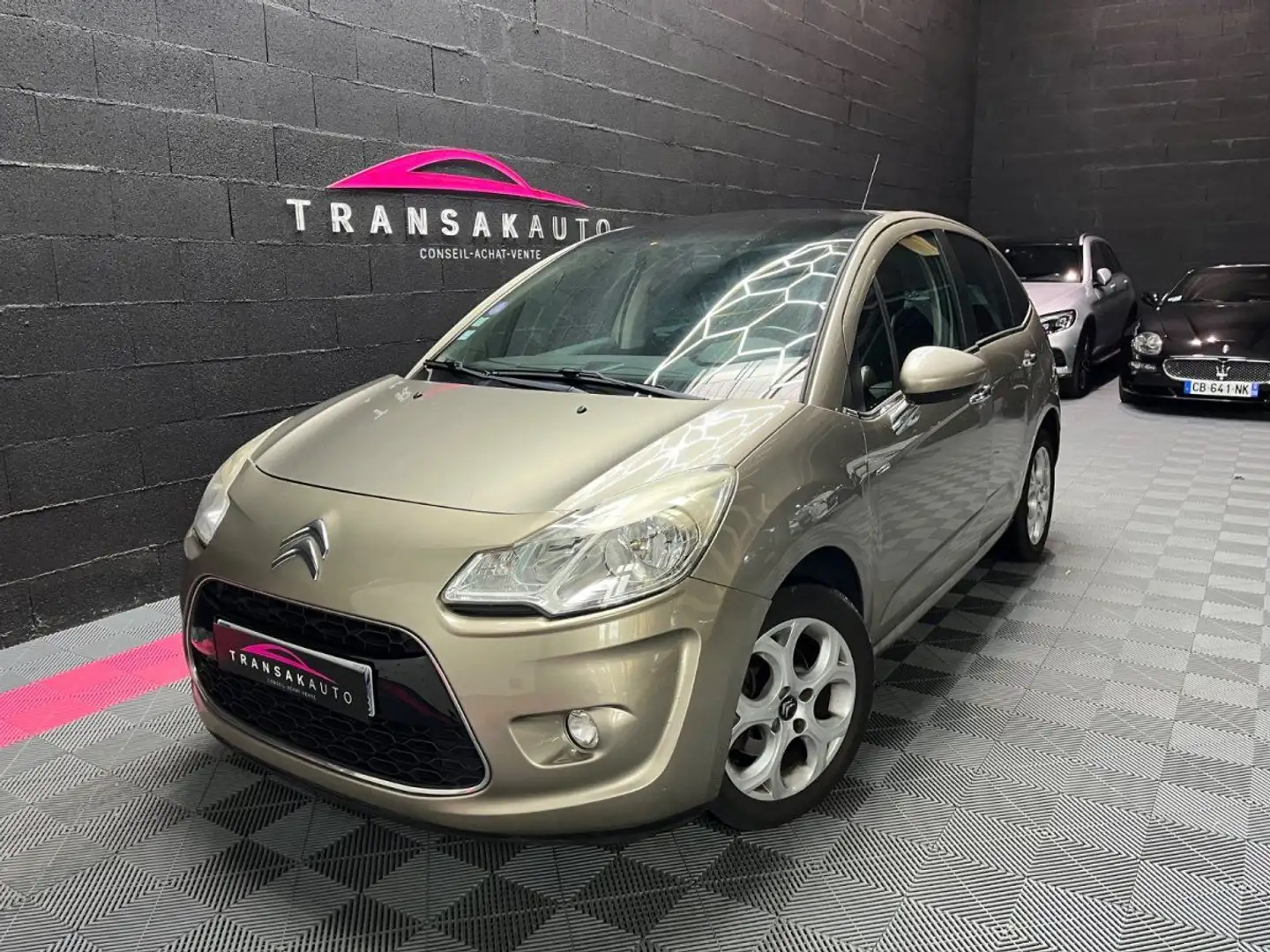 Citroen C3 VTi 120 Airdream Exclusive / EMBRAYAGE FAIT / Beige - 1