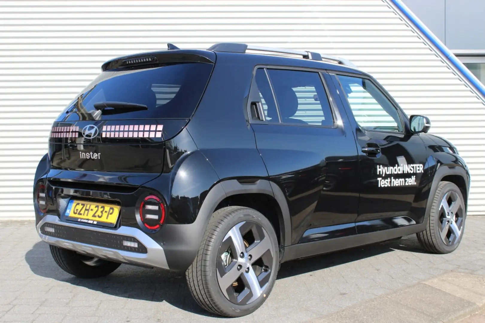 Hyundai Inster Evolve + Tech / Winterpack 49 kWh Zwart - 2
