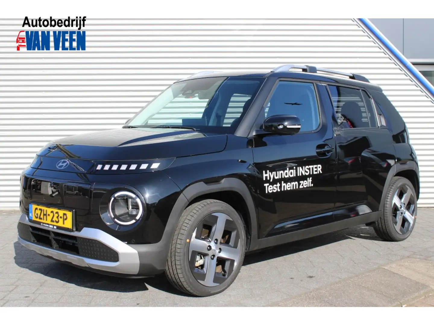 Hyundai Inster Evolve + Tech / Winterpack 49 kWh Zwart - 1