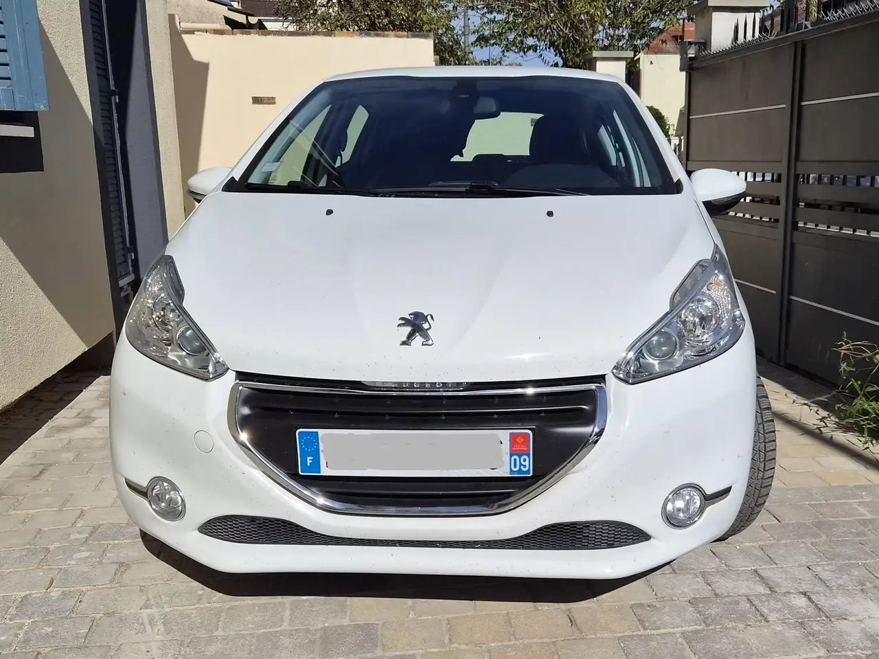 Peugeot 208 208 — photo 2