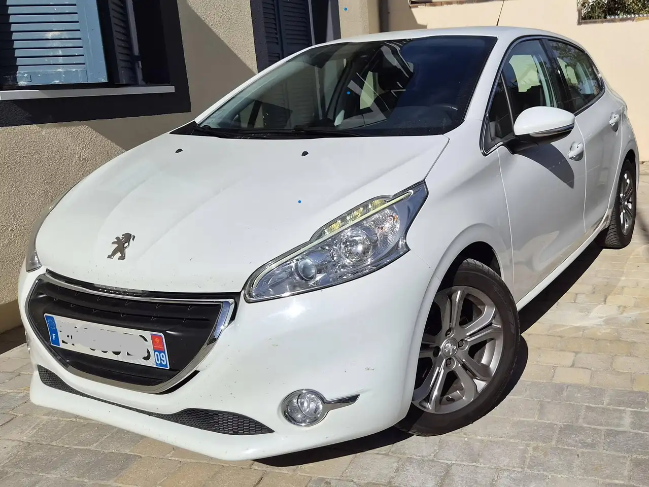 Peugeot 208 208