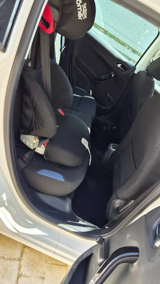 Peugeot 208 208 — photo 6