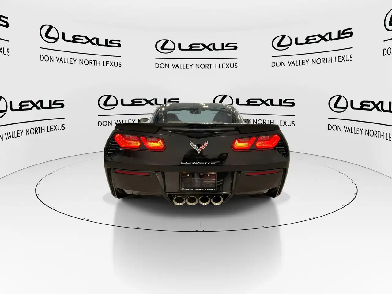 Chevrolet Corvette снимка Chevrolet Corvette