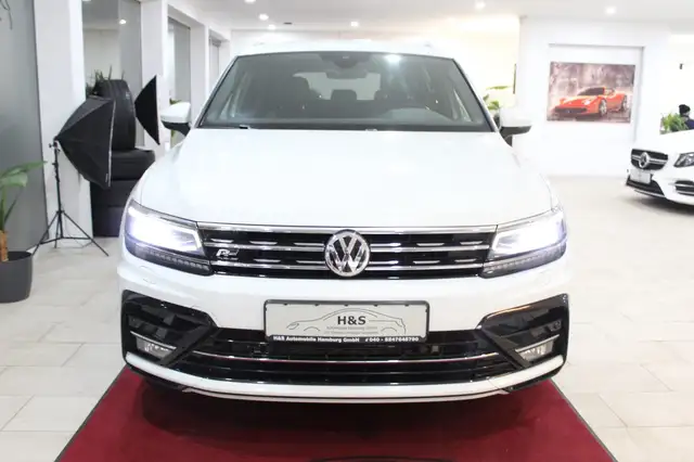 Volkswagen Tiguan Allspace view 11