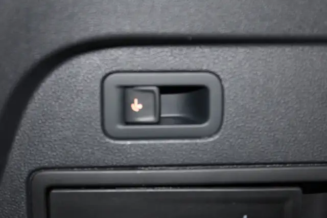 Volkswagen Tiguan Allspace view 9