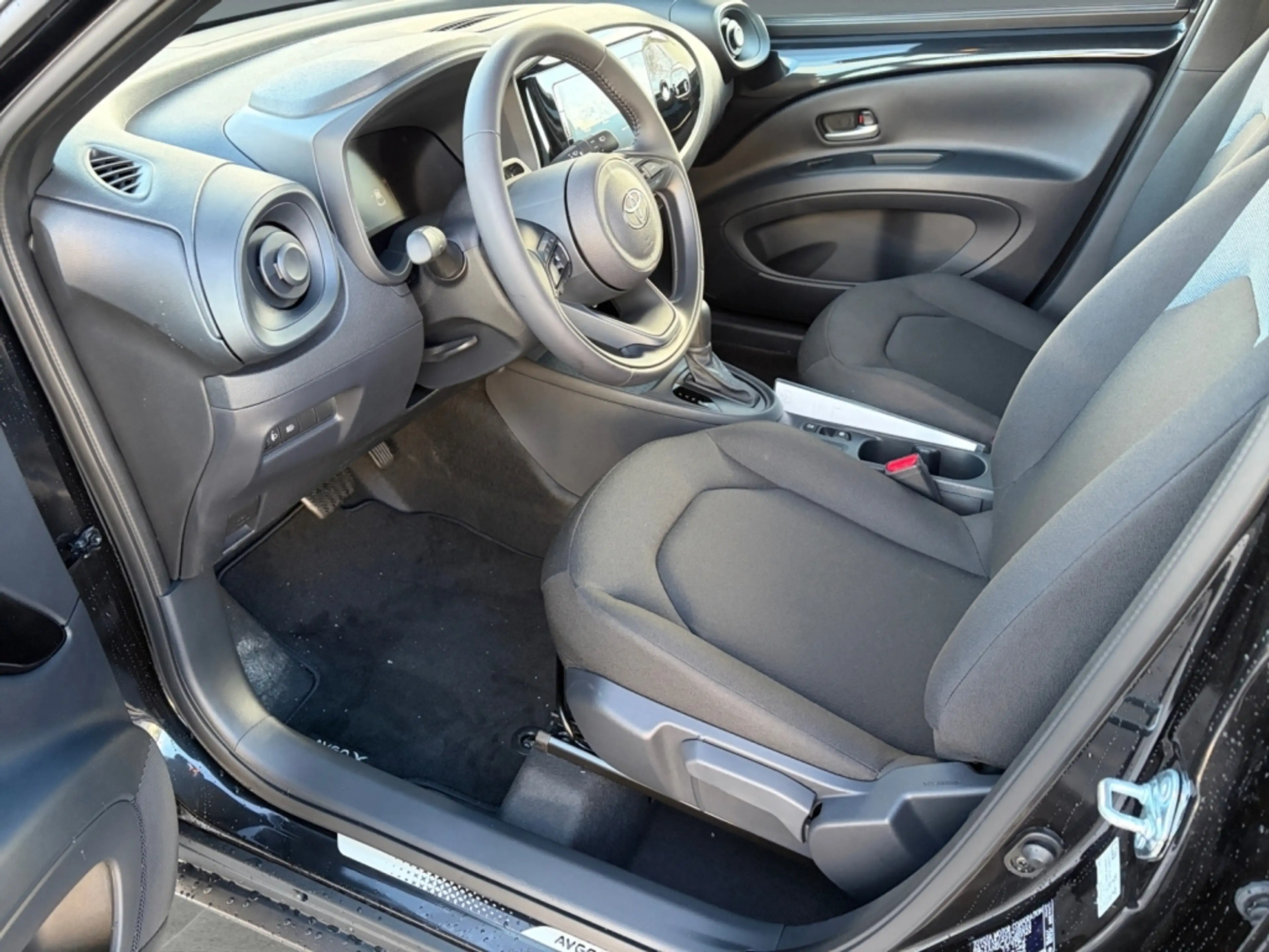 Toyota Aygo X AYGO X 1,5 l Active CVT — photo 9