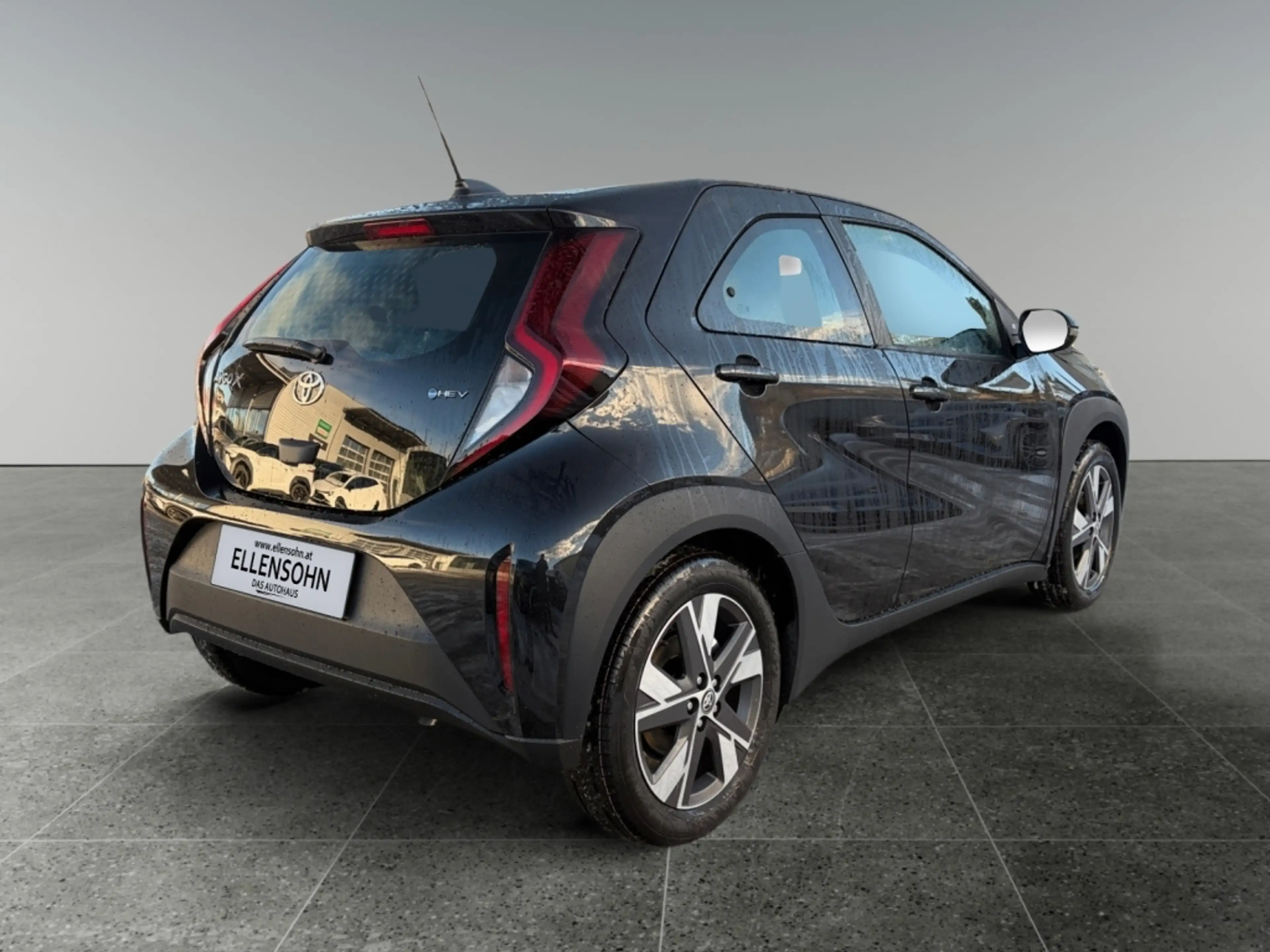 Toyota Aygo X AYGO X 1,5 l Active CVT — photo 5