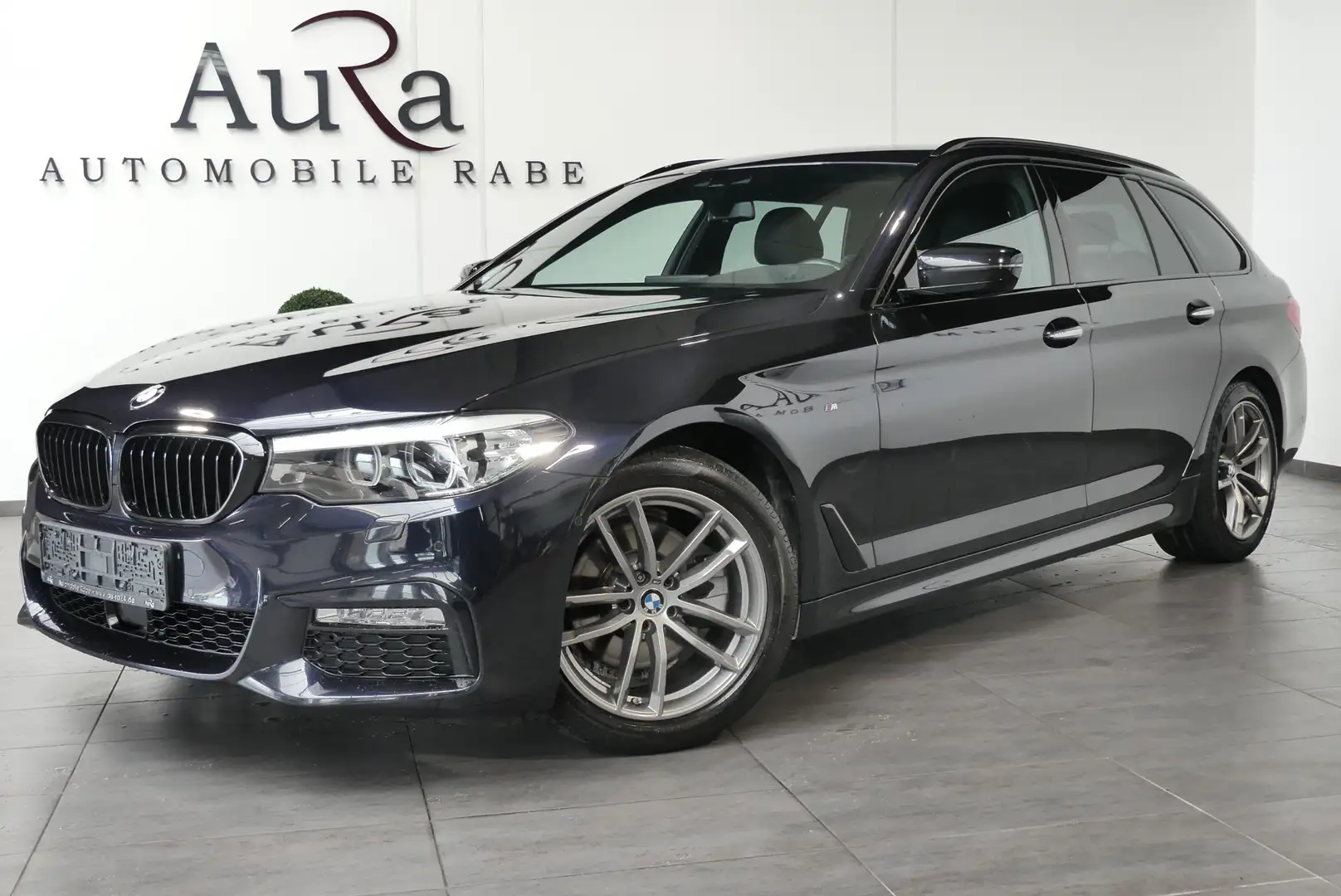 BMW 520 Touring xDrive M-Sport NAV+LED+ACC+H&K+18ZO Noir - 2
