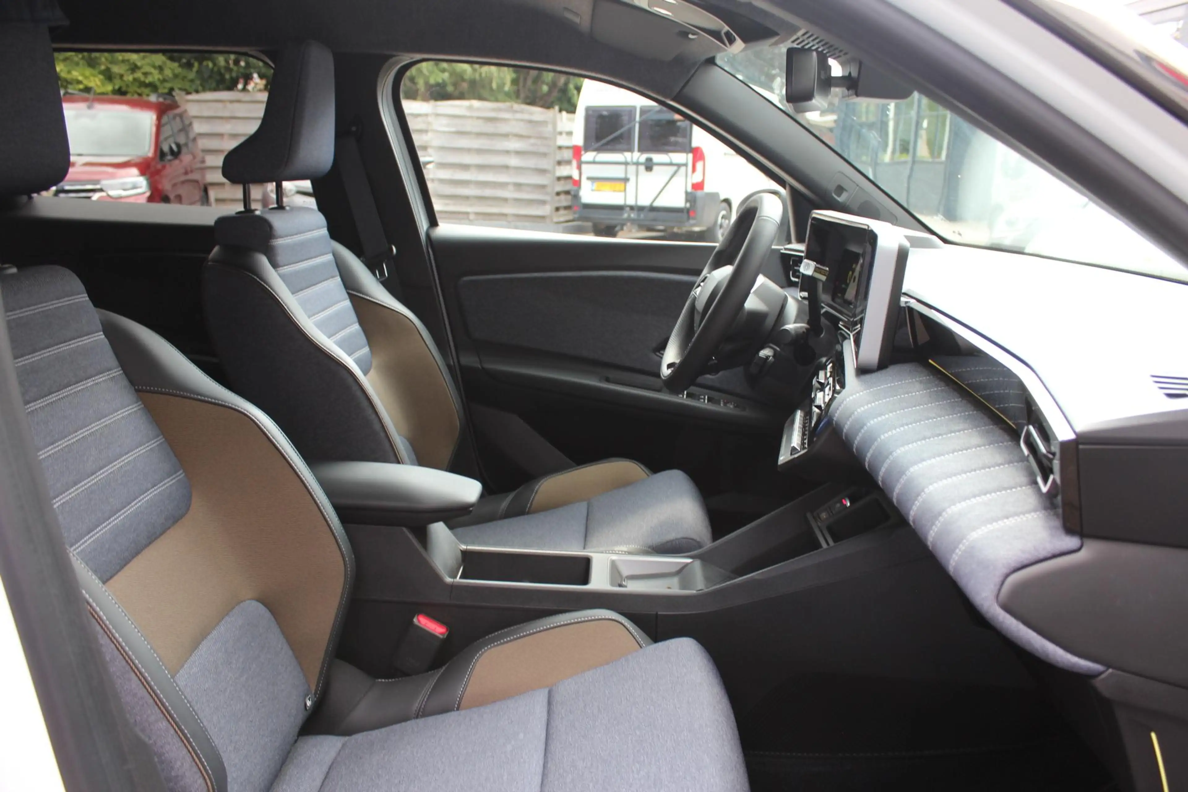 Renault R 5 Comfort Range Techno 52 kWh 150 pk — photo 8