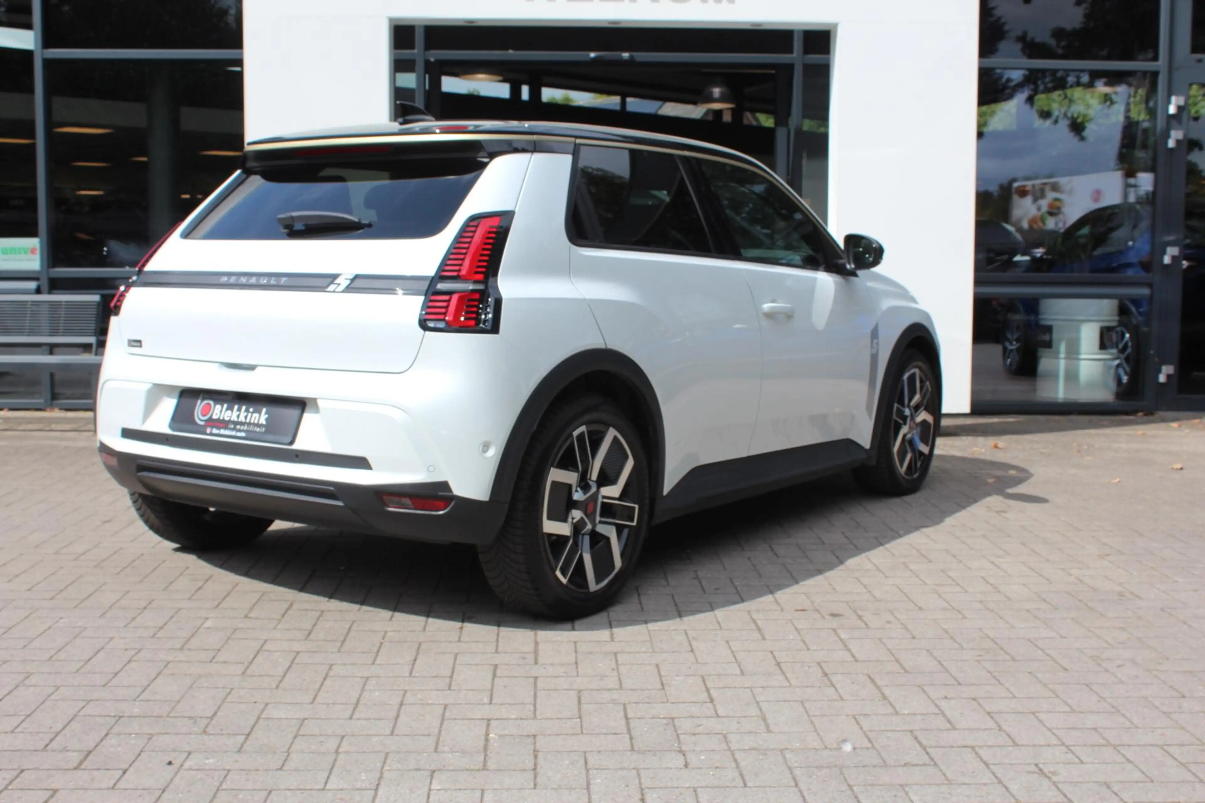 Renault R 5 Comfort Range Techno 52 kWh 150 pk — photo 13