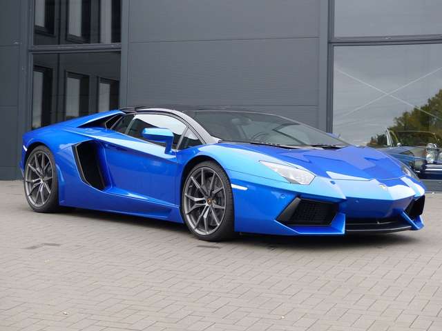 Lamborghini Aventador LP 700-4 Roadster