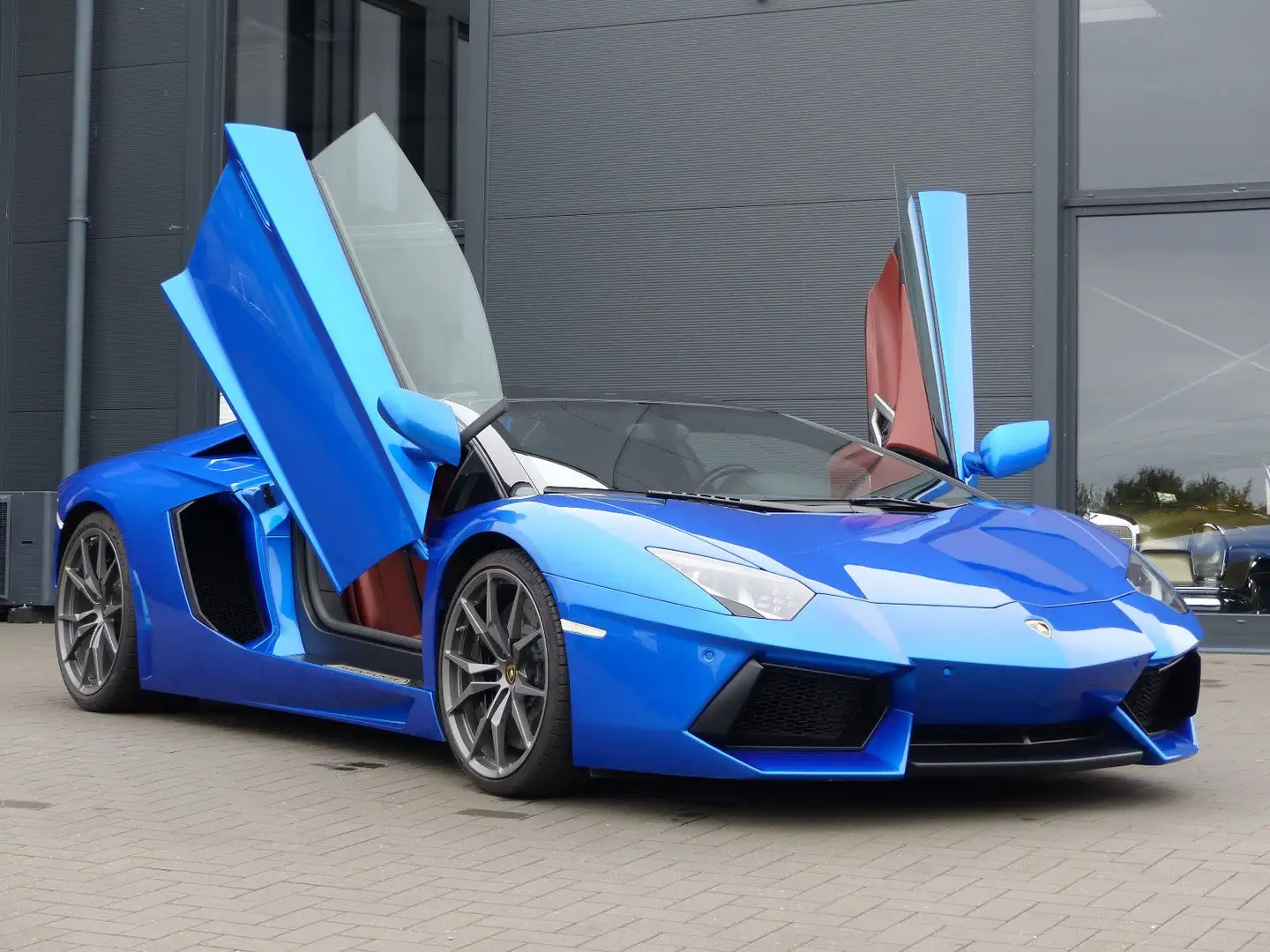 Lamborghini Aventador LP 700-4 Roadster Blau - 1