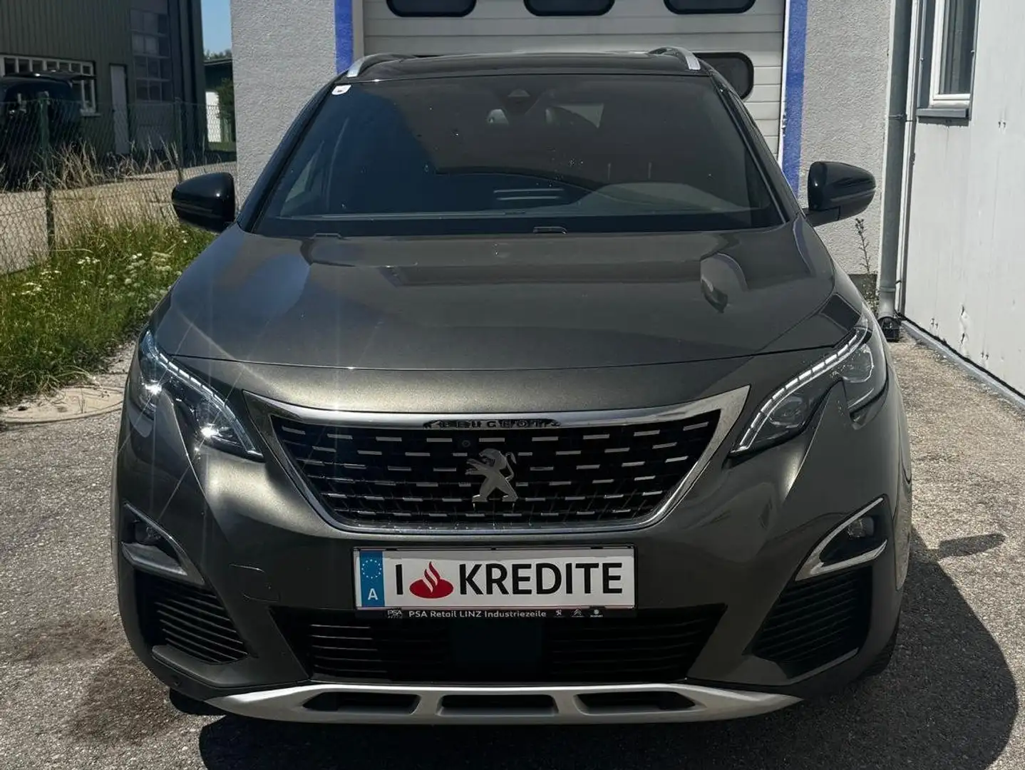 Peugeot 5008 1,2 PureTech 130 S&S GT Line Grau - 2