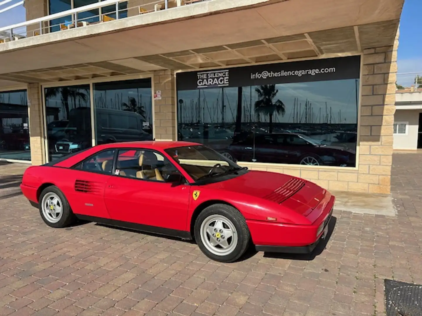 Ferrari Mondial T Rouge - 1