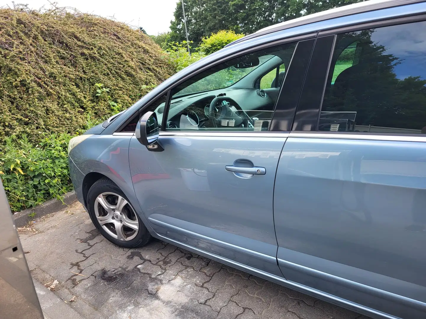Peugeot 5008 2.0 Allure HDi FAP 160 Automatic Blau - 2