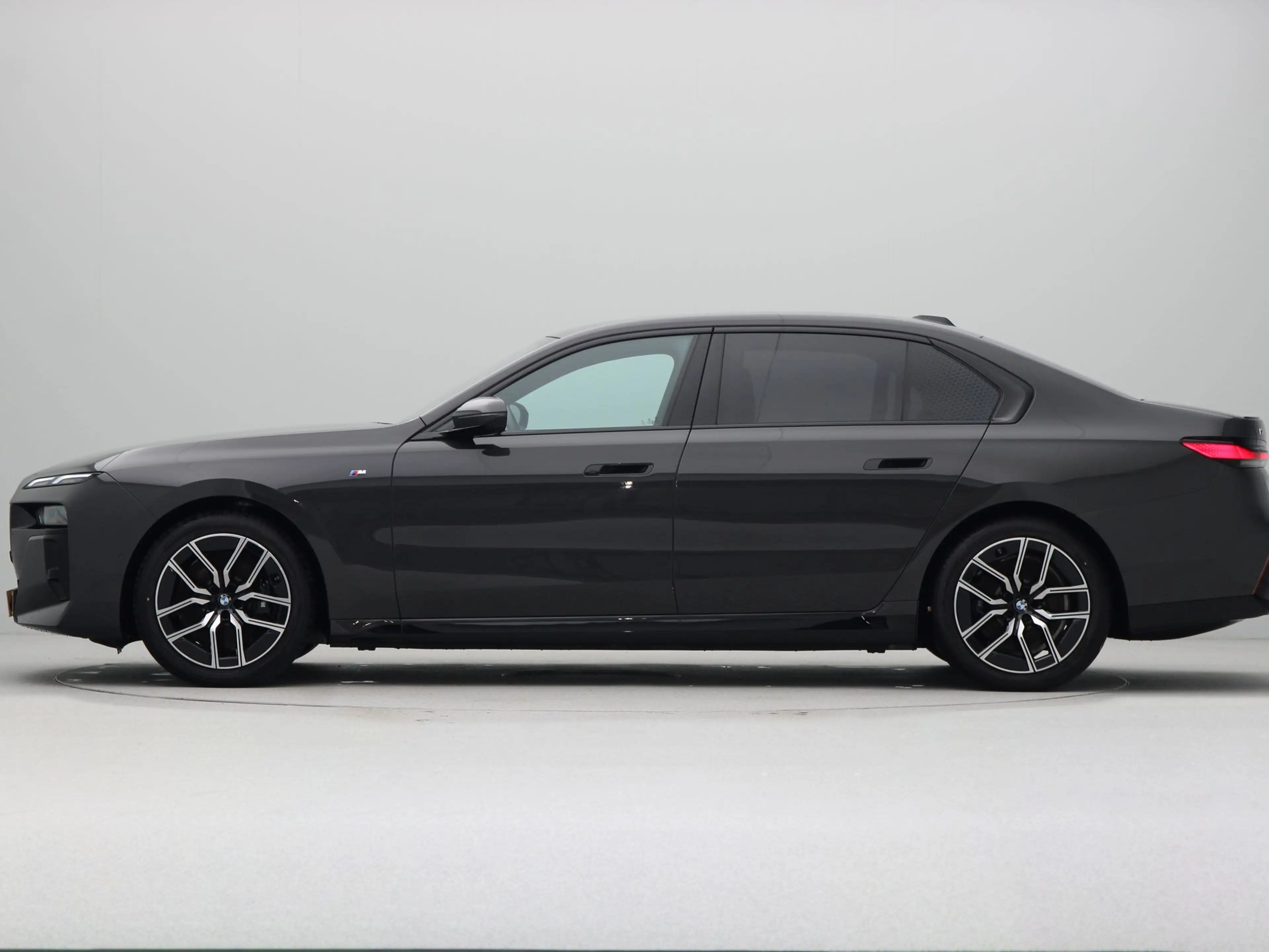 BMW i7 eDrive50 106 kWh — photo 12