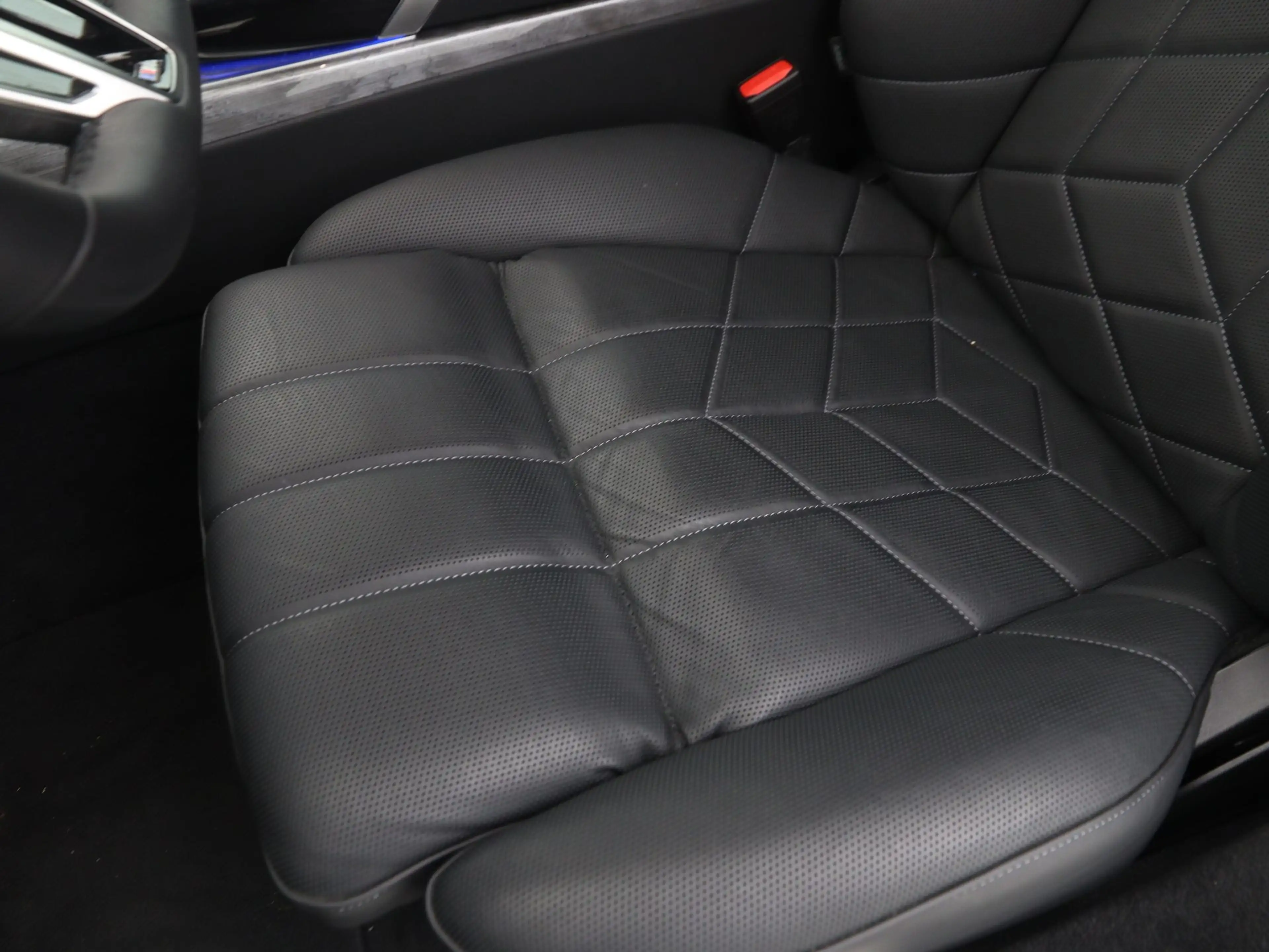 BMW i7 eDrive50 106 kWh — photo 15