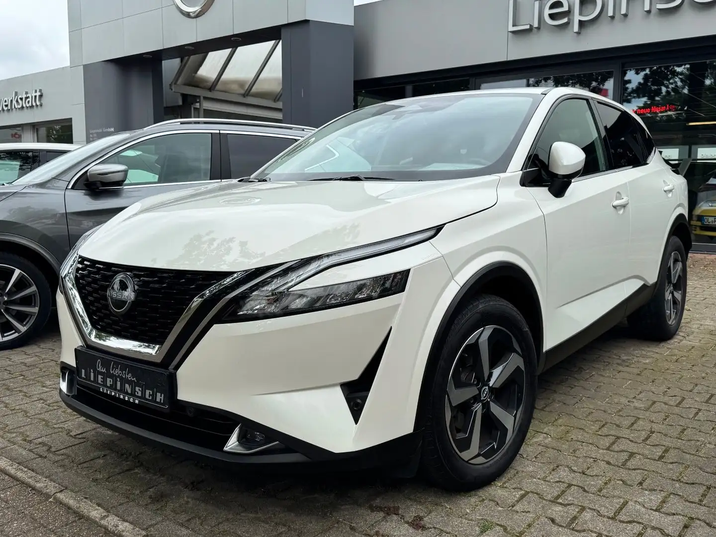 Nissan Qashqai 1.3 MHEV N-Connecta *Automatik* Weiß - 1