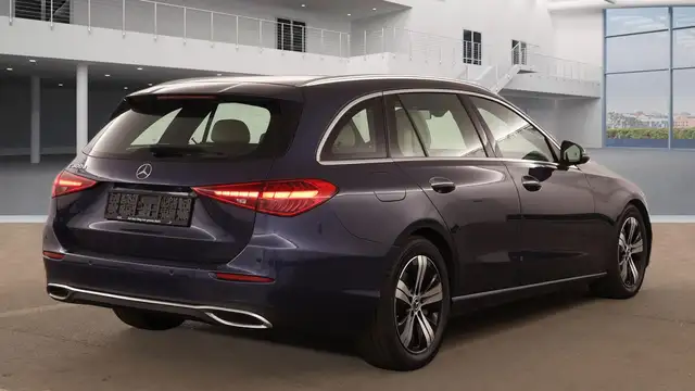 Mercedes-Benz C-Class view 5