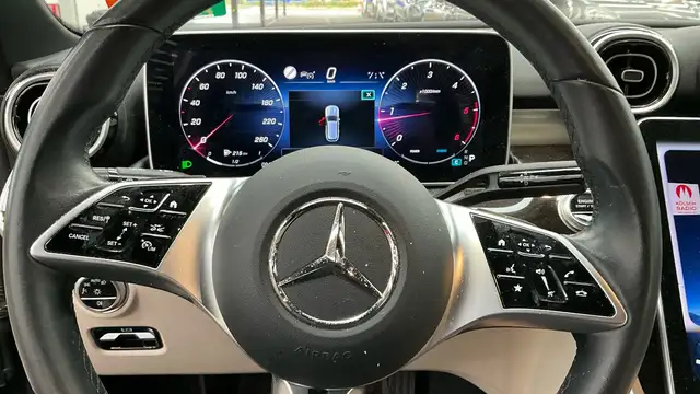 Mercedes-Benz C-Class view 13