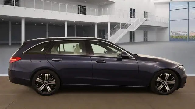 Mercedes-Benz C-Class view 3