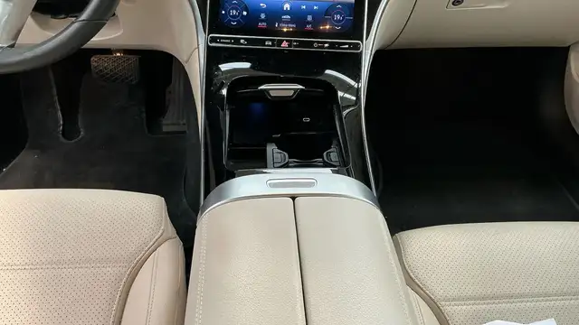 Mercedes-Benz C-Class view 12