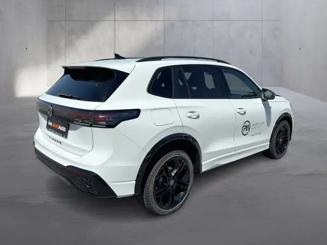 Volkswagen Tiguan view 5