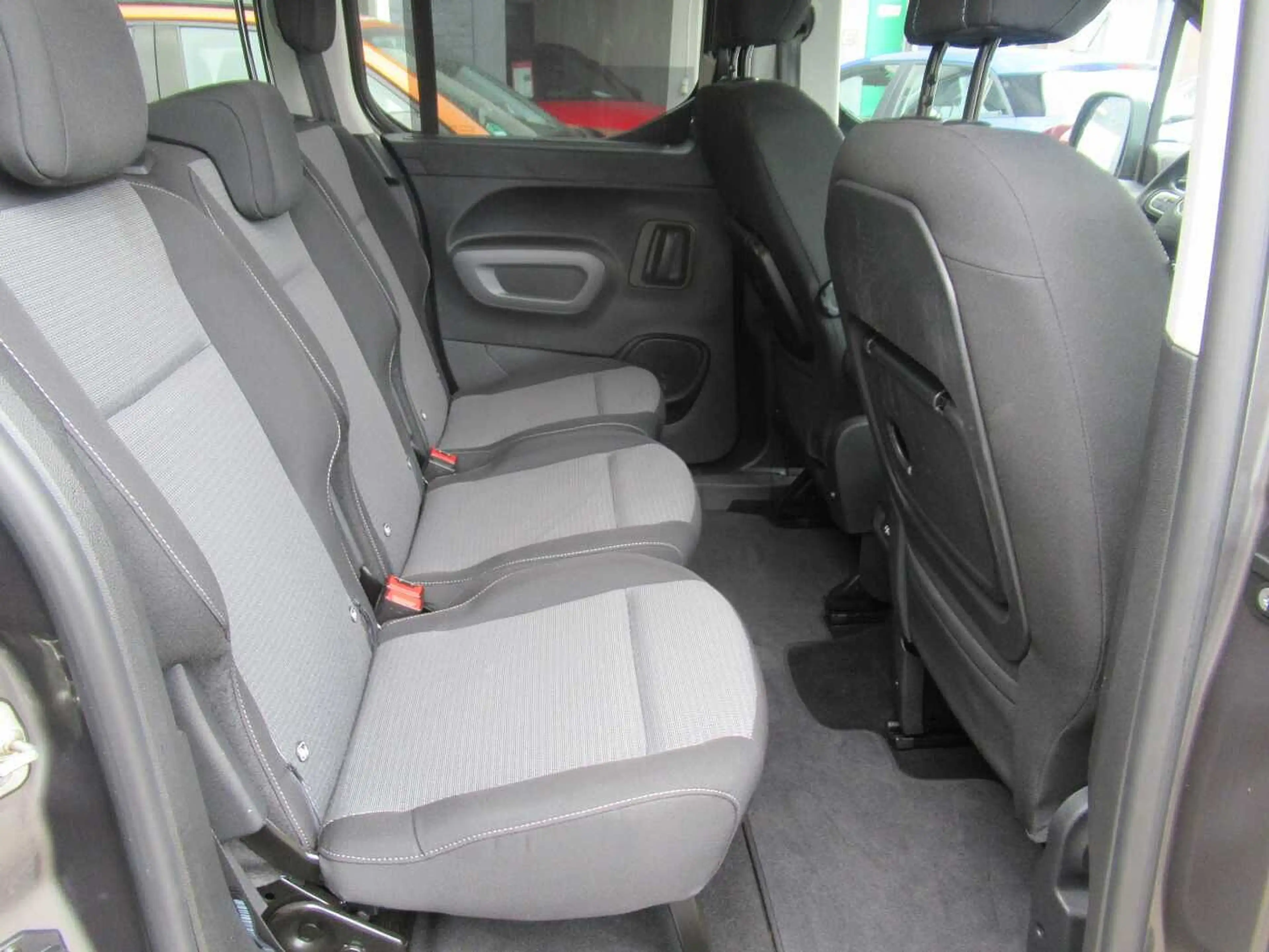 Toyota Proace City Verso 1.2 Turbo Team Deutschland — photo 12