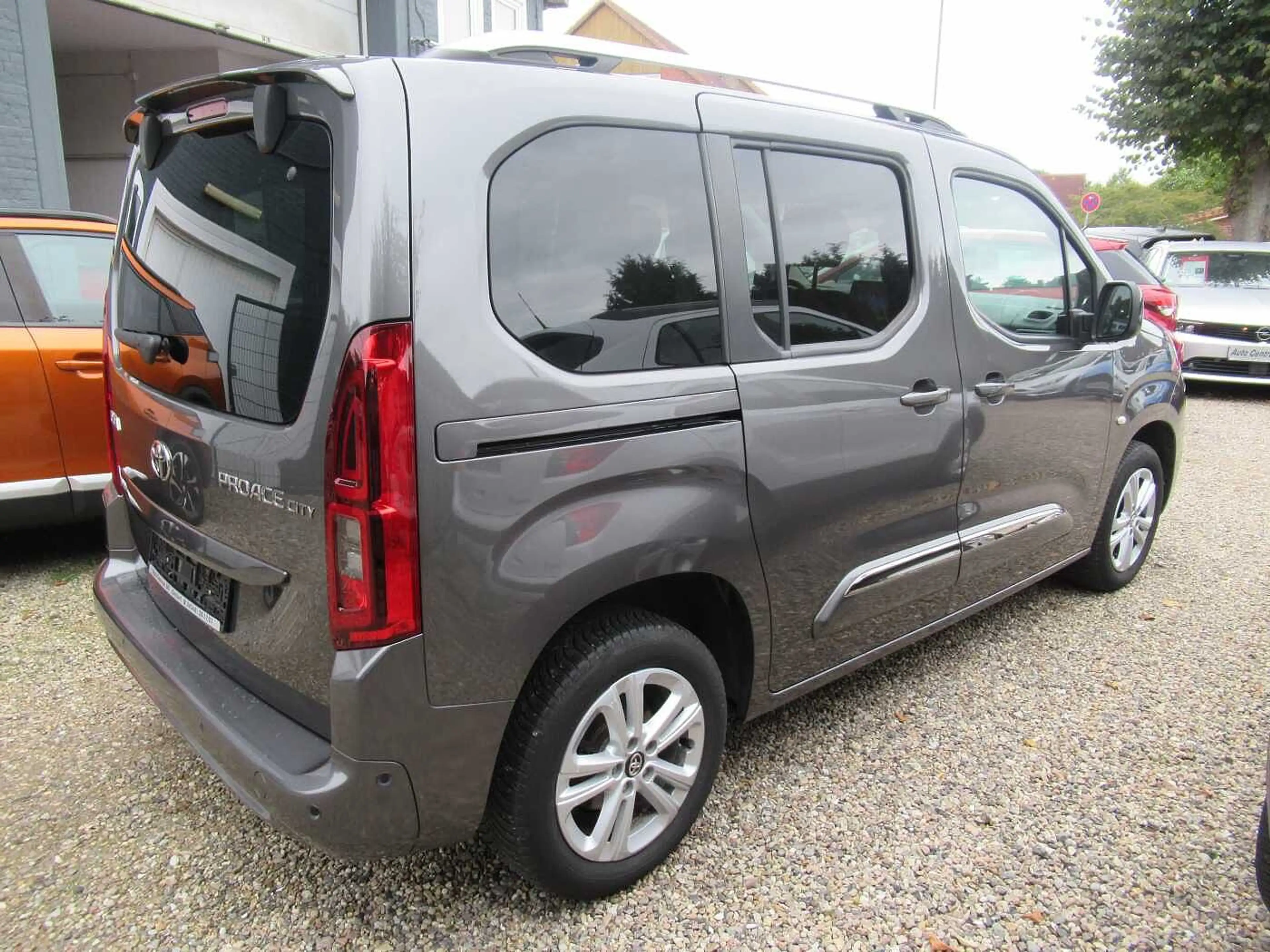 Toyota Proace City Verso 1.2 Turbo Team Deutschland — photo 4