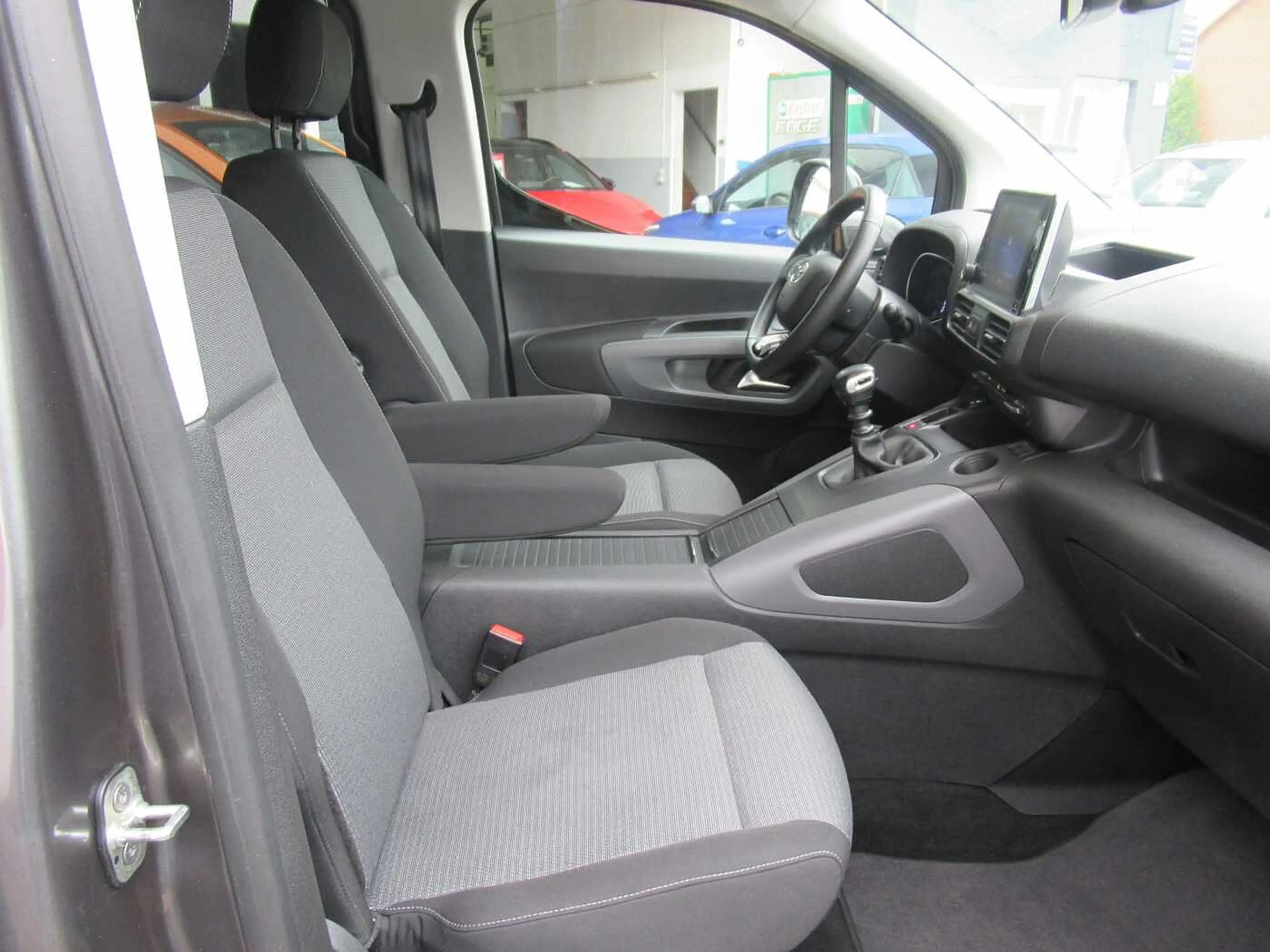Toyota Proace City Verso 1.2 Turbo Team Deutschland — photo 13