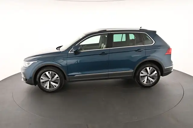 Volkswagen Tiguan view 5